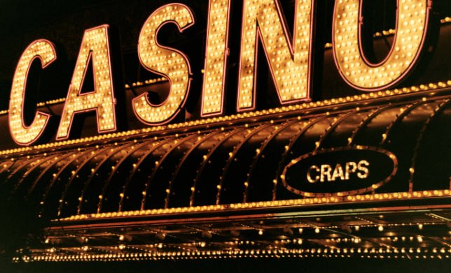 Platform royal77 menampilkan sportsbook Liga 1 dan live-dealer casino blackjack