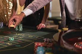 Pilihan metode pembayaran yang tersedia di layar setor royal77